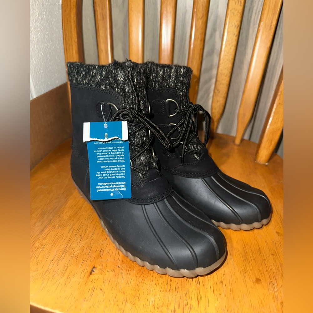 BareTraps Women's Black Insulated Duck Boots - Picture 7 of 8